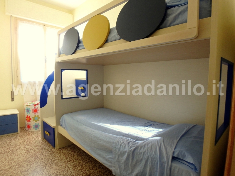 La camera singola con letto castello della nostra casa in affitto - Agenzia Danilo